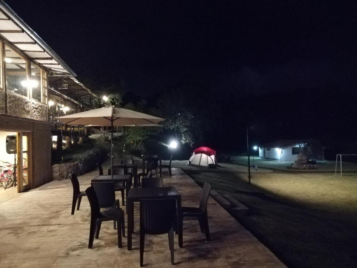 Killary Lodge & Glamping Cachanlo de Sidcay Экстерьер фото